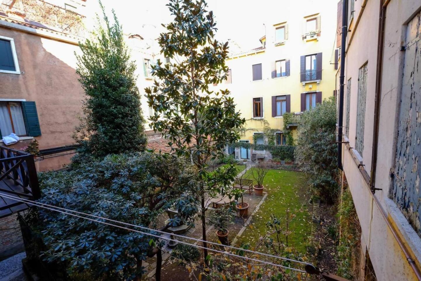 Rio Ca Foscari A San Pantalon Apartment Venice Luaran gambar